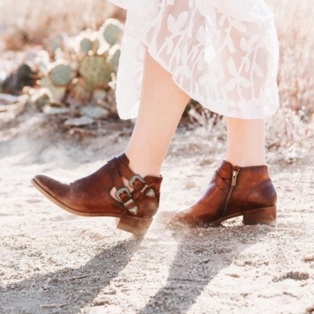 Frye Ray Western Shootie Distressed Booties NIB
